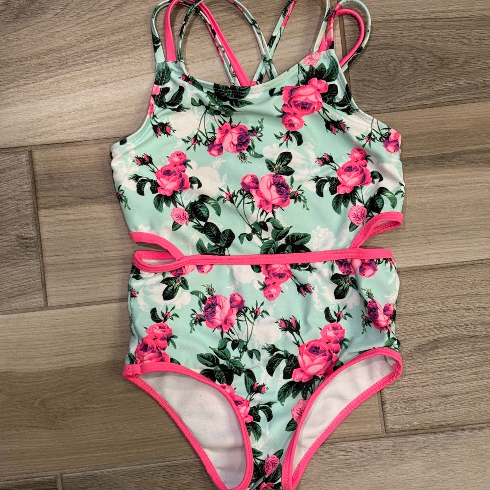 Like New Betsey Johnson Swim One Piece - Floral - size 6T